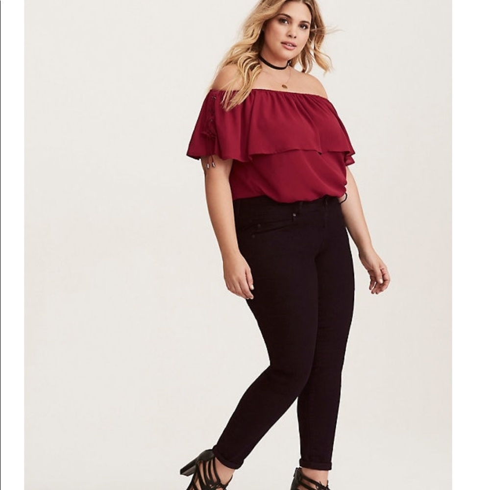 GEORGETTE LACE UP OFF SHOULDER TOP